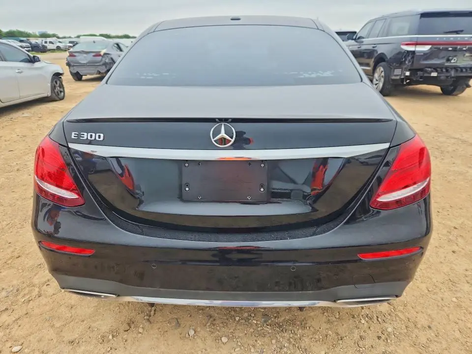 2018 MERCEDES-BENZ E 300  