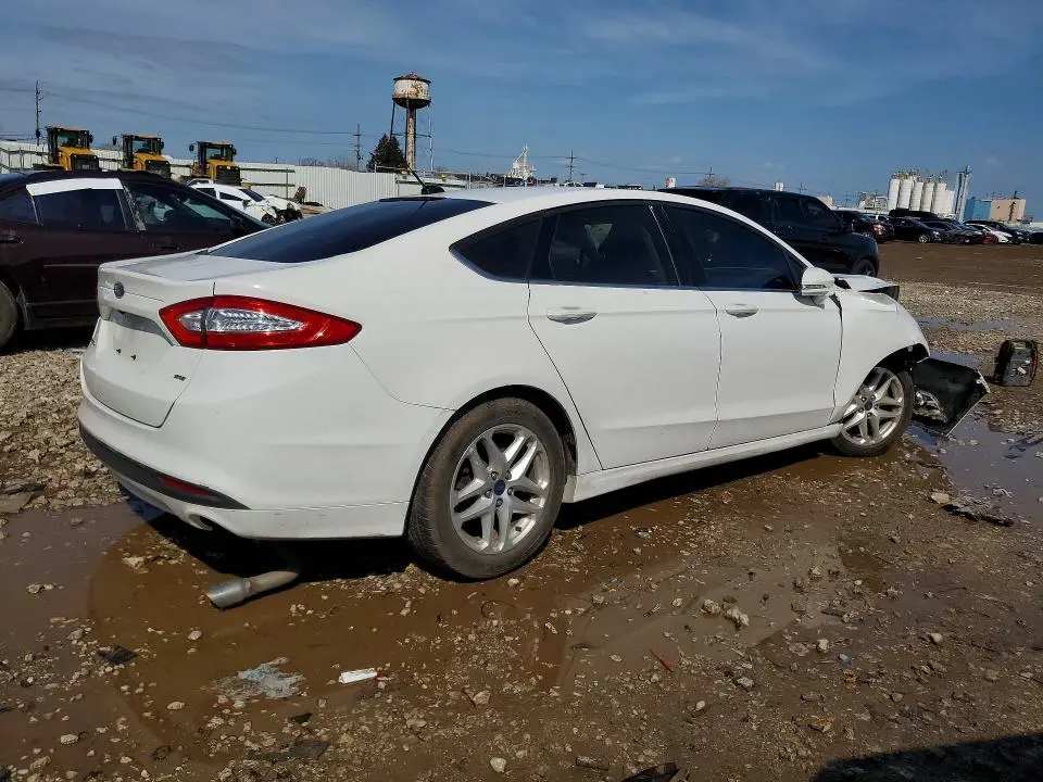 2015 FORD FUSION SE  