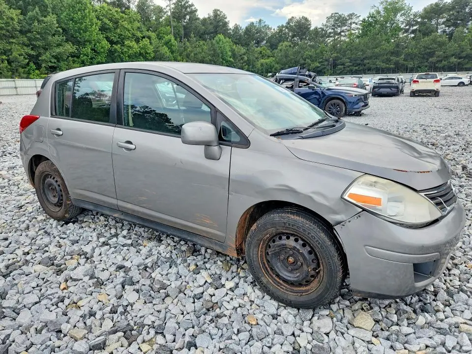 2011 NISSAN VERSA   