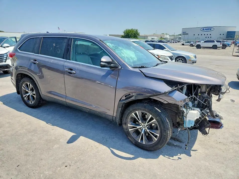 2019 TOYOTA HIGHLANDER LE PLUS  