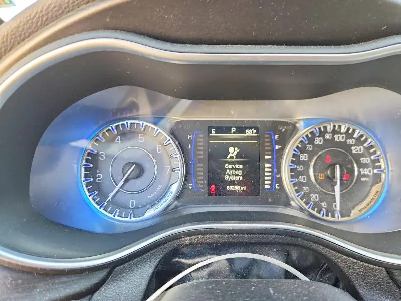 2015 CHRY 200 LIMITE