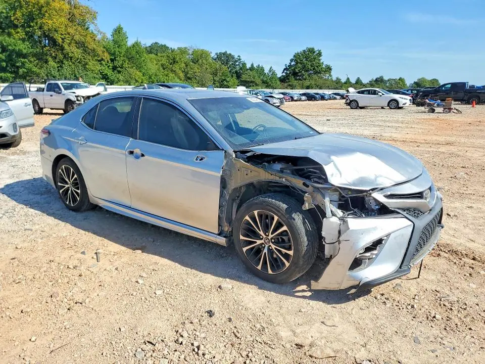 2018 TOYOTA CAMRY SE  