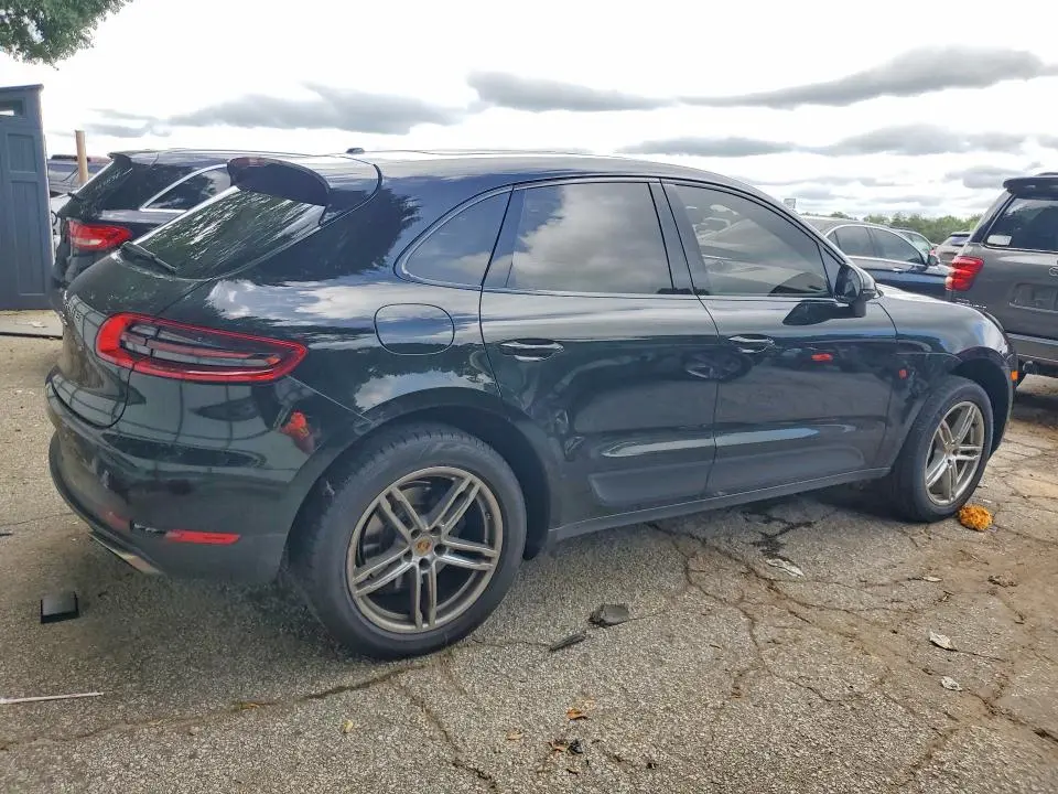 2017 PORSCHE MACAN   