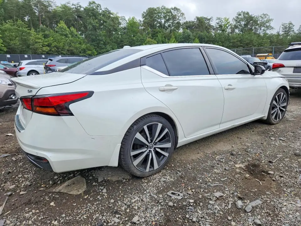 2022 NISSAN ALTIMA SR  