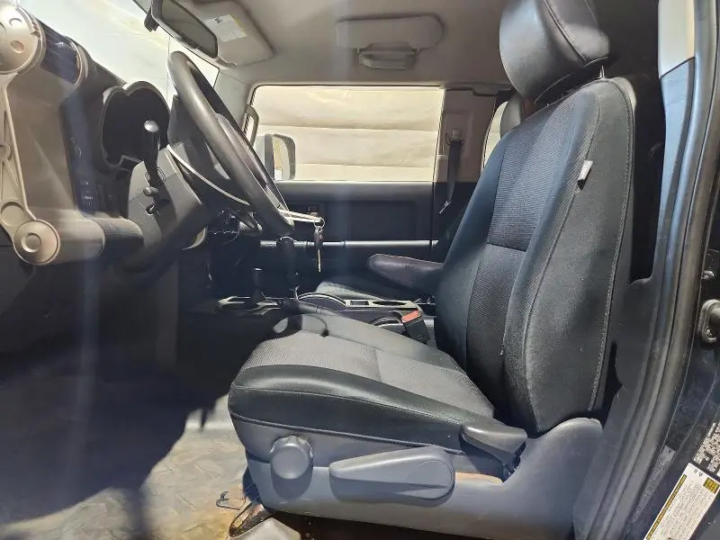 2010 TOYOTA FJ CRUISER BASE  