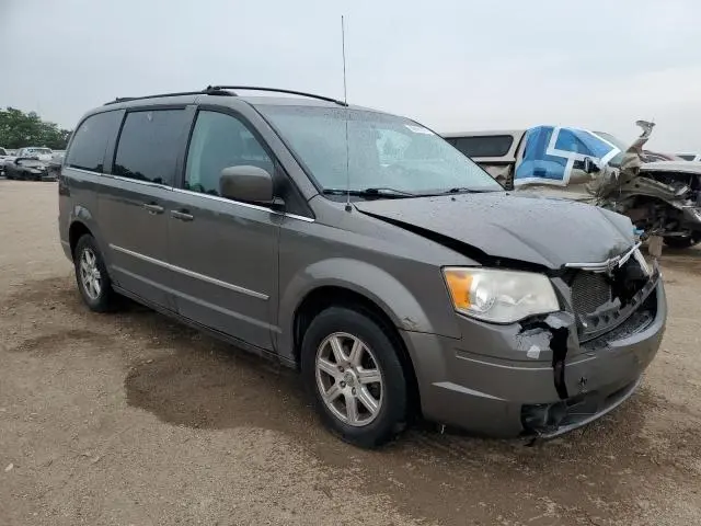 2010 CHRYSLER TOWN & COUNTRY TOURING PLUS  
