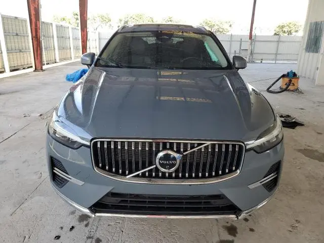 2023 VOLVO XC60 PLUS  