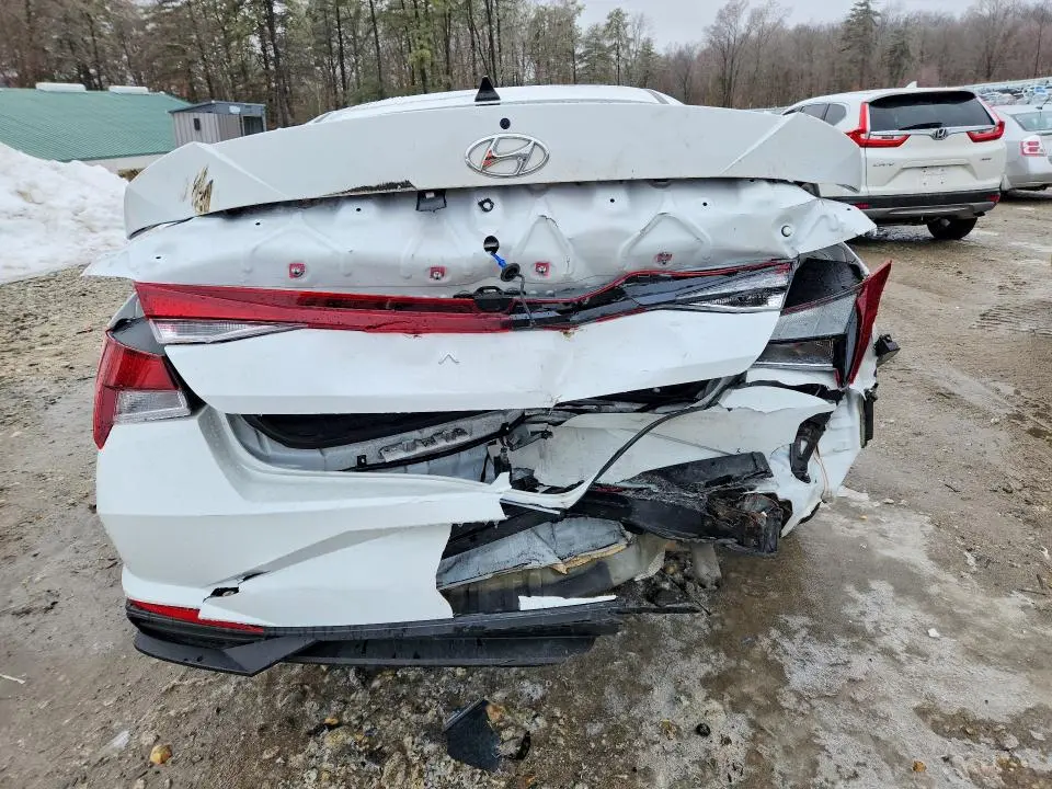 2022 HYUNDAI ELANTRA SEL  