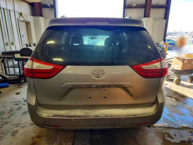 2015 TOYOTA SIENNA XLE  