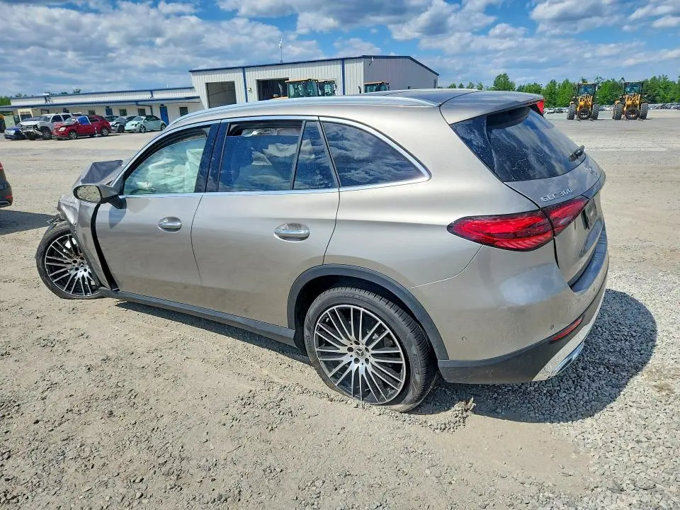 2024 MERCEDES-BENZ GLC 300  