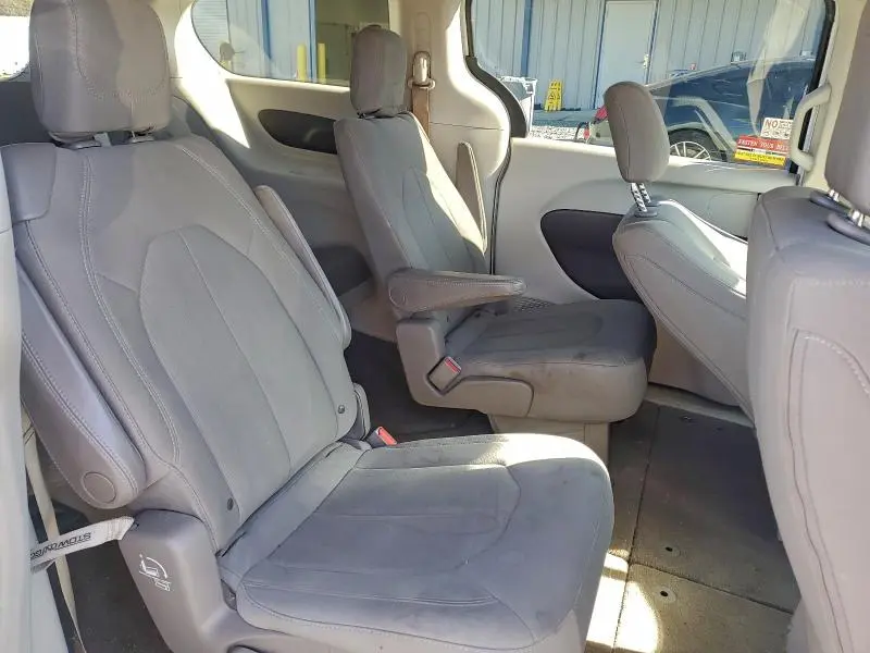 2018 CHRYSLER PACIFICA LX  