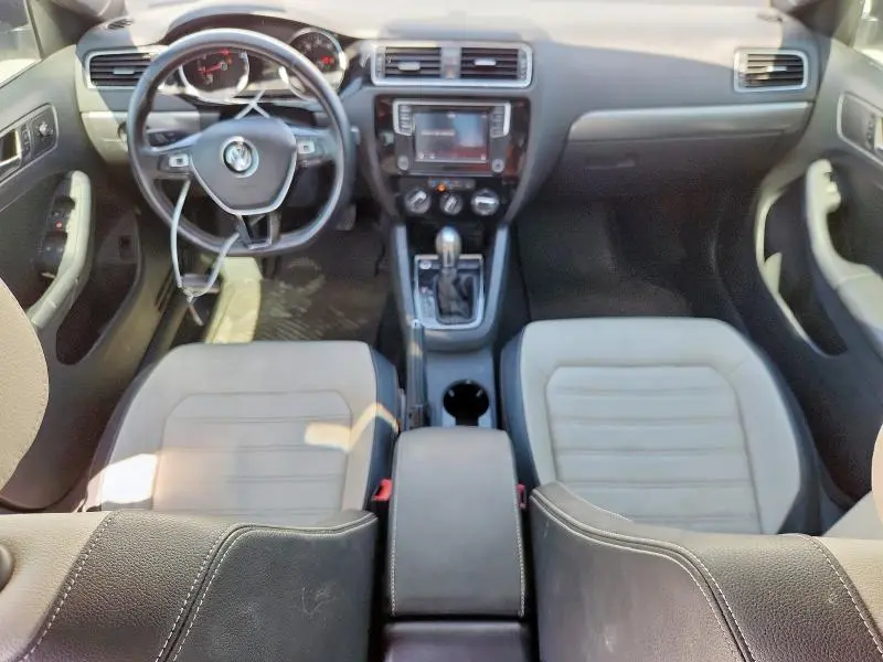 2016 VOLKSWAGEN JETTA SPORT  