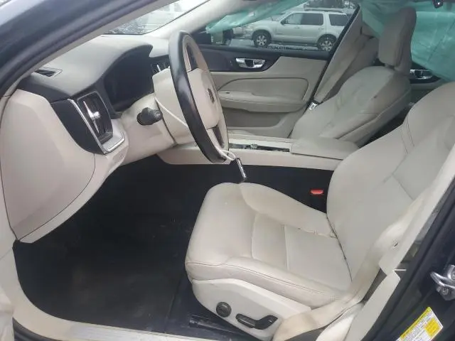 2019 VOLVO S60 T6 MOMENTUM  