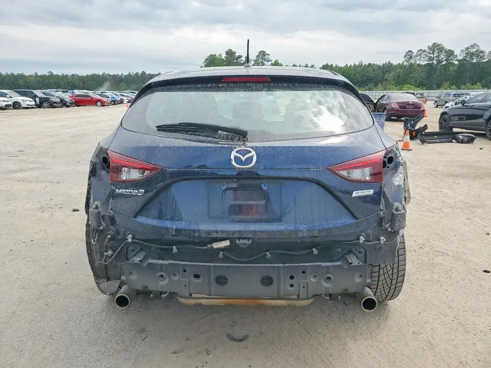 2018 MAZDA 3 TOURING  