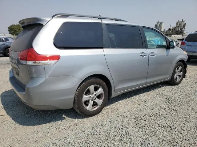2013 TOYOTA SIENNA LE  