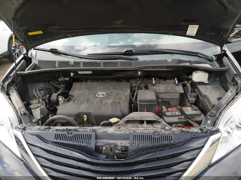 2014 TOYOTA SIENNA LE V6 8 PASSENGER