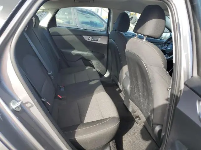 2023 KIA FORTE LX  