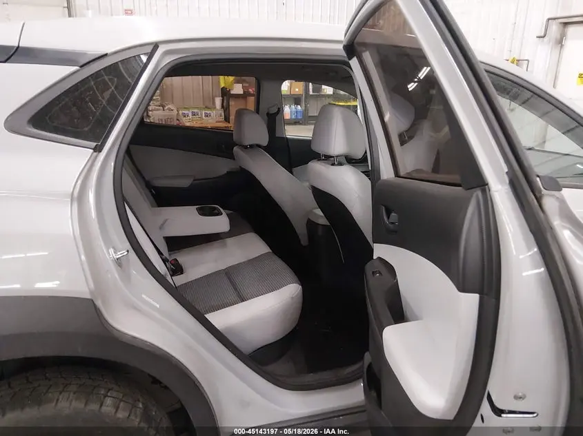 2022 HYUNDAI KONA SE