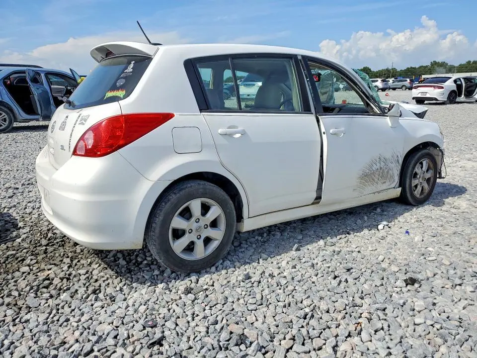 2011 NISSAN VERSA 1.8 S  