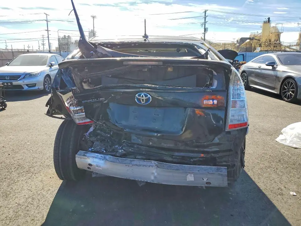 2011 TOYOTA PRIUS THREE  