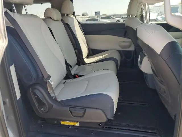 2025 KIA CARNIVAL EX  