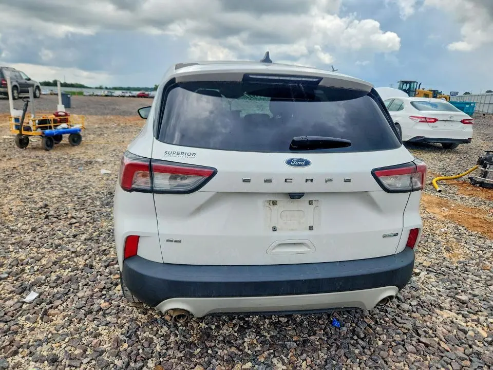 2020 FORD ESCAPE SE  