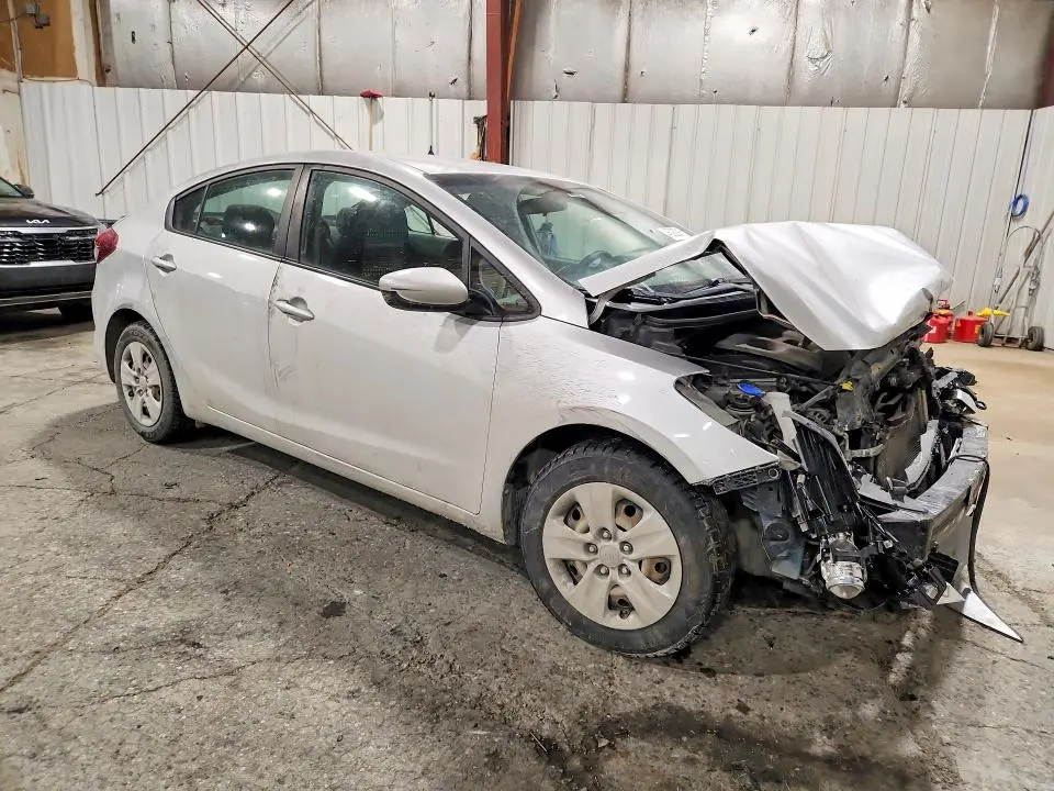 2017 KIA FORTE LX  