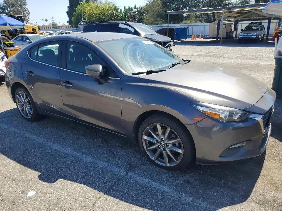 2018 MAZDA 3 TOURING  