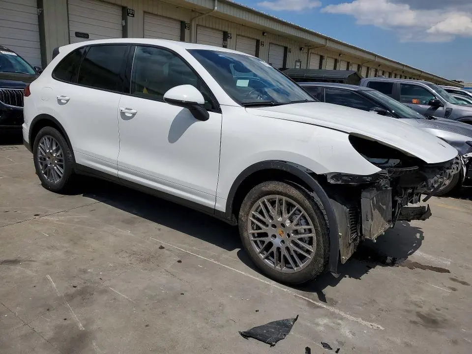 2018 PORSCHE CAYENNE S  