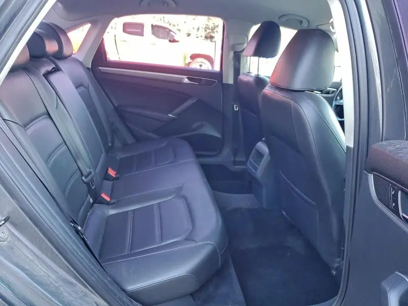 2017 VOLKSWAGEN PASSAT R-LINE  