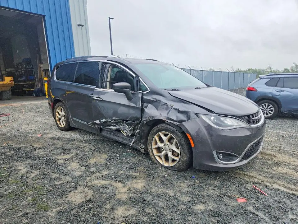 2018 CHRYSLER PACIFICA TOURING L PLUS  