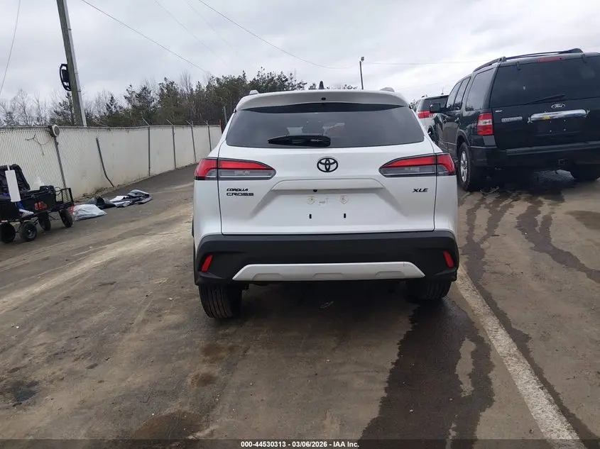 2026 TOYOTA COROLLA CROSS XLE