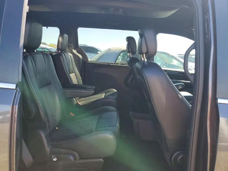 2015 CHRYSLER TOWN & CTY   