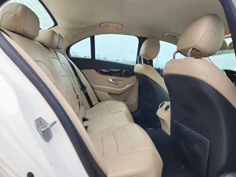 2015 MERCEDES-BENZ C 300  