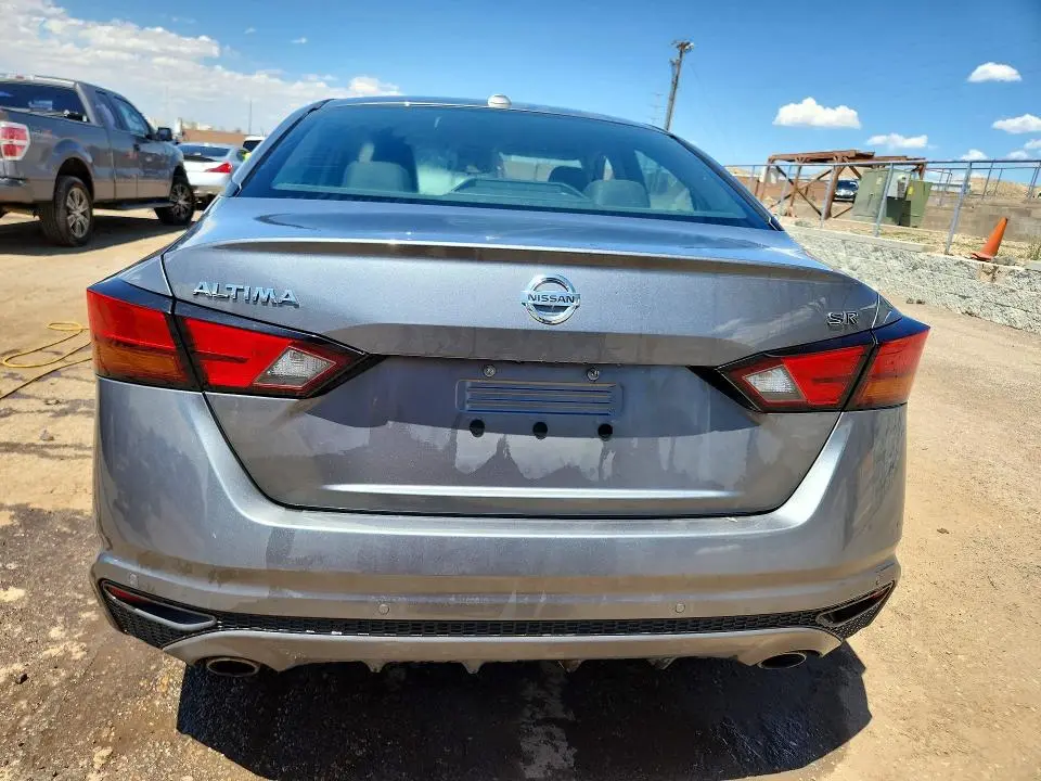 2021 NISSAN ALTIMA SR  