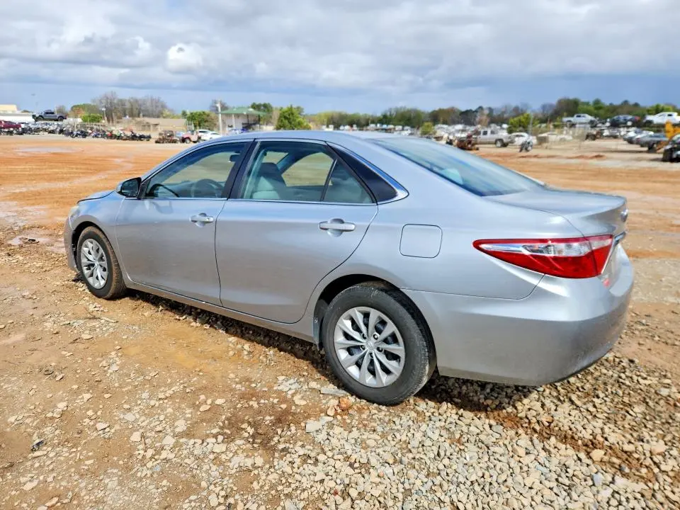 2015 TOYOTA CAMRY LE  