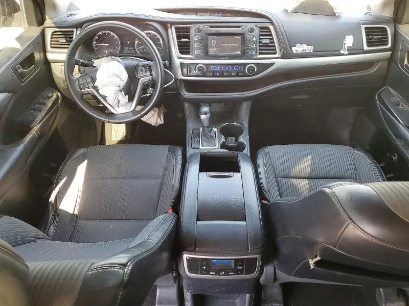 2015 TOYOTA HIGHLANDER LE PLUS  