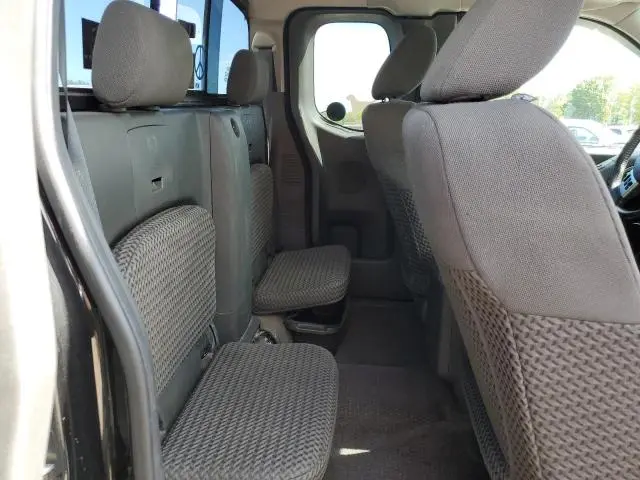 2017 NISSAN FRONTIER SV  