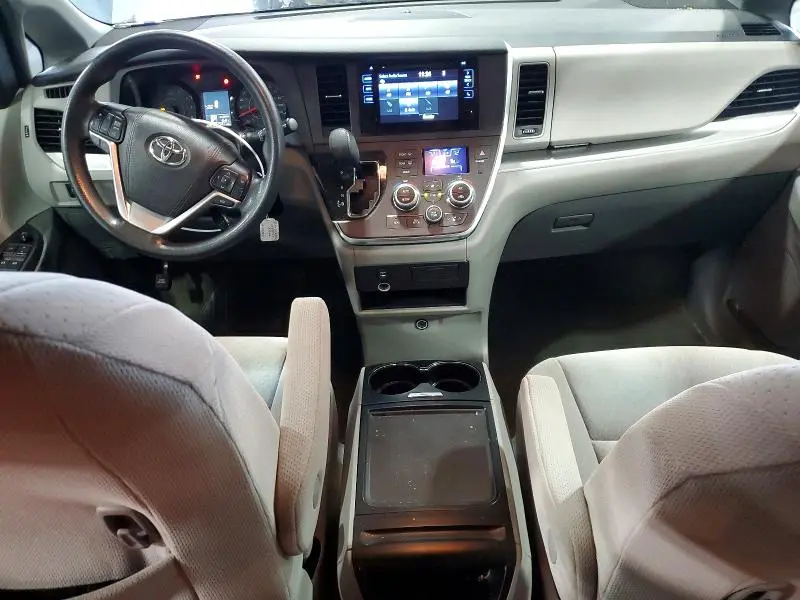 2015 TOYOTA SIENNA LE  