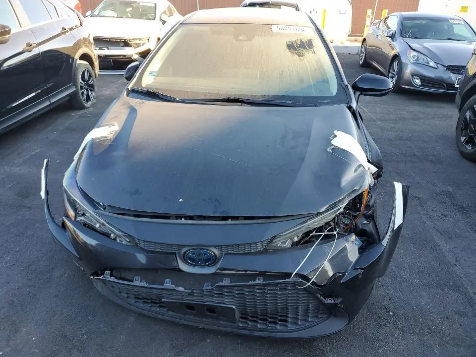 2021 TOYOTA COROLLA LE  