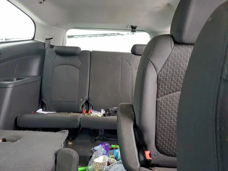 2011 CHEVROLET TRAVERSE LT  