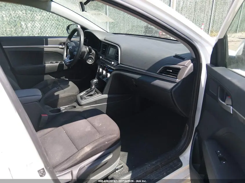 2019 HYUNDAI ELANTRA SE