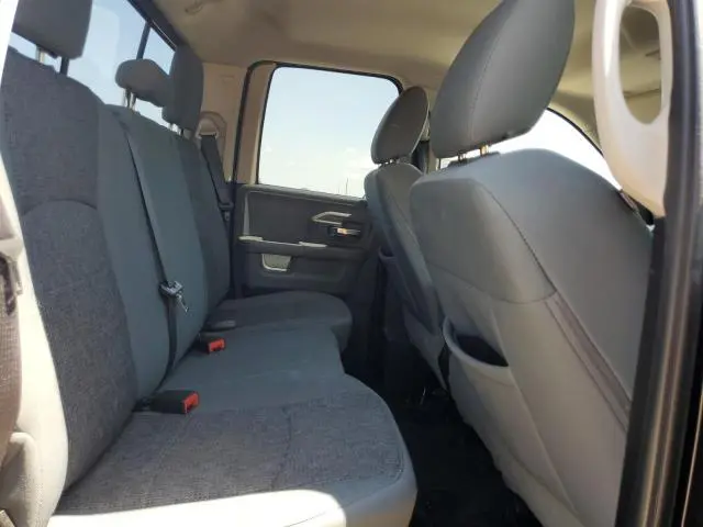 2016 RAM 1500 SLT  