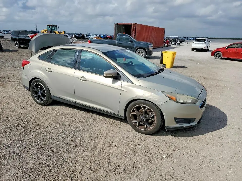 2015 FORD FOCUS SE  