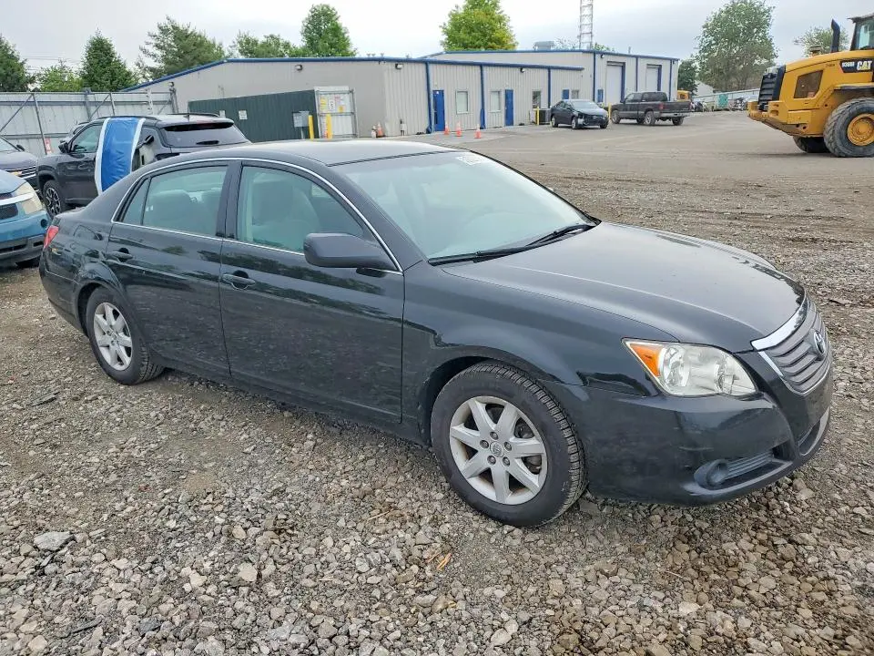 2010 TOYOTA AVALON XL  