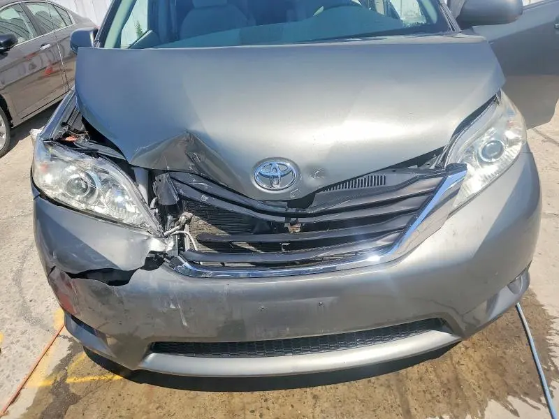 2011 TOYOTA SIENNA LE  