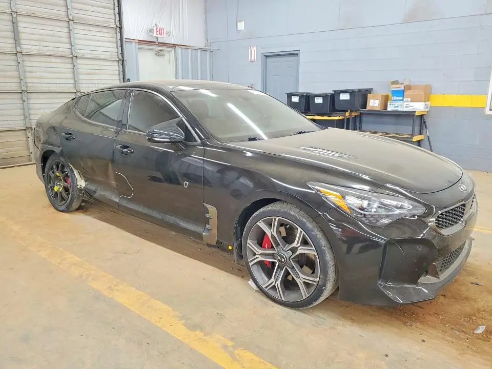 2019 KIA STINGER GT1  