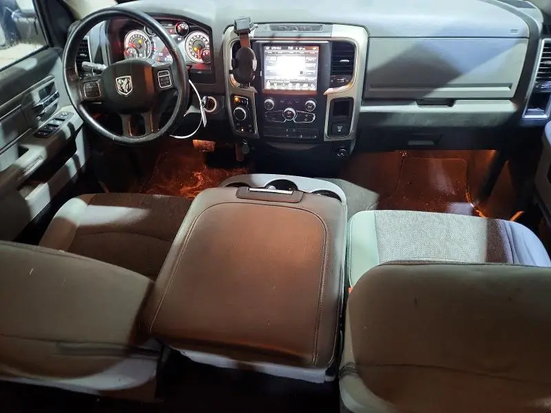 2015 RAM 1500 SLT  