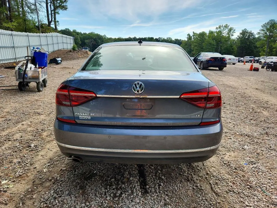 2018 VOLKSWAGEN PASSAT SE  