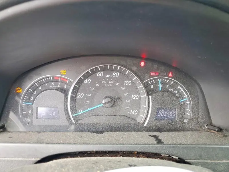 2012 TOYOTA CAMRY LE  